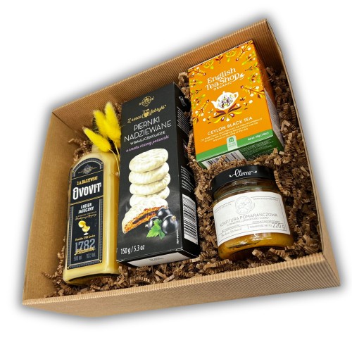 Wielkanocny zestaw z likierem i piernikami