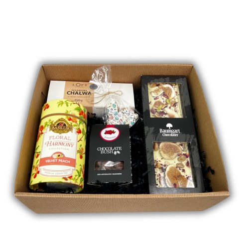 Zestaw wielkanocny z chałwą i herbatą